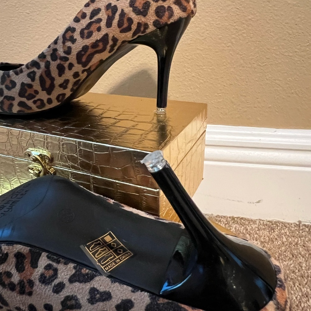 Brown Animal Print Heels with Stiletto Design - Picture 4 of 8